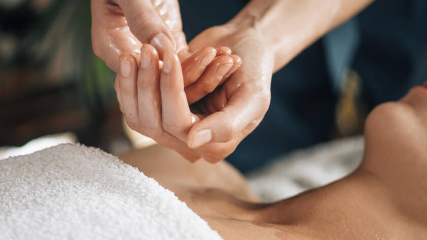 massaggio olistico, Accademia Massaggio e Benessere, Formazione specialistica in Massaggio, Genova